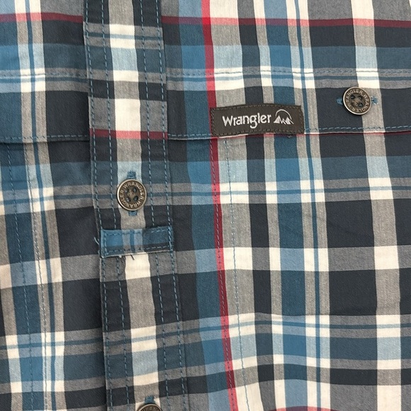 Men’s Wrangler Plaid Short Sleeve Button Shirt, Medium, Blue/Gray/Red - Picture 2 of 6